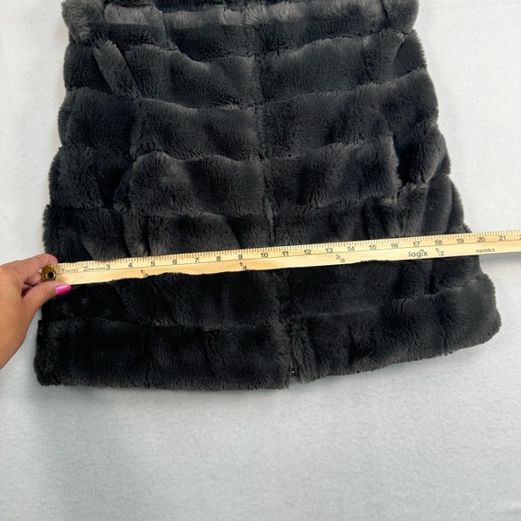 Dylan Faux Fur Puffer Vest Womens Size Small Grey Pocket Zip Up - Picture 8 of 12
